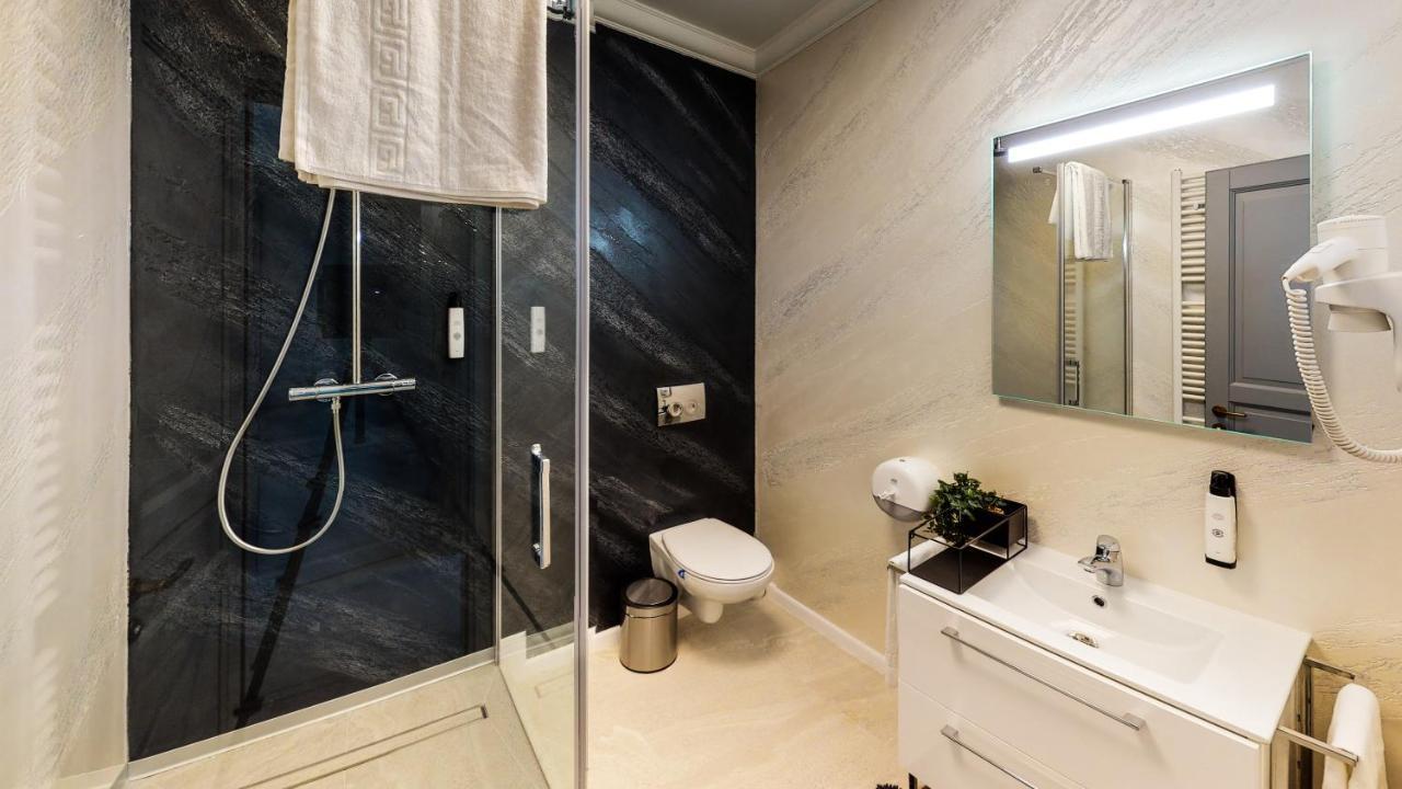 Hotel Angel Sofia Fălticeni Екстериор снимка