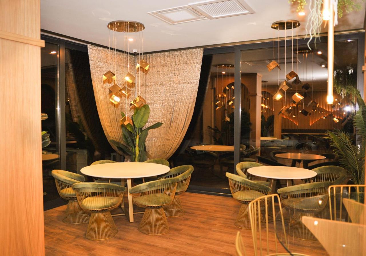 Hotel Angel Sofia Fălticeni Екстериор снимка